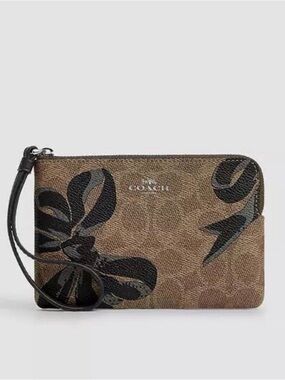 Coach Corner Zip Wristlet in Signature Canvas with Bow Print